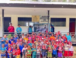 Peringati Hari Guru Nasional ke-80, PKK Tolikara Dorong Anak Gemar Membaca dan Perkuat Ketahanan Pangan