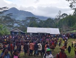 GIDI Jemaat Alobaga Gelar Acara Makan Sumbang untuk Galang Dana Kas Kaum Ibu