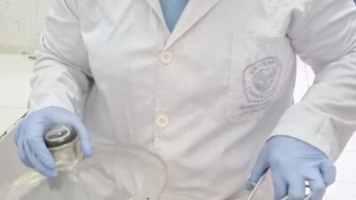 Mahasiswi Asal Tolikara Kembangkan Es Krim Buah Merah Berbahan Dasar Sagu