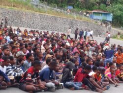 Ribuan Warga Tolikara Antusias Saksikan Film Dokumenter “Pesta Babi”, Soroti Berbagai Realitas Papua