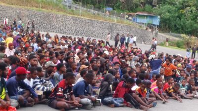 Ribuan Warga Tolikara Antusias Saksikan Film Dokumenter “Pesta Babi”, Soroti Berbagai Realitas Papua