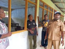 Lihat Kondisi Sekolah di Kampung Bukisi, Bupati Yunus Wonda: Fasilitas Sekolah Harus Segera Dibenahi