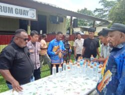 Bupati Jayapura Pimpin Penertiban Miras Lokal di Unurum Guay