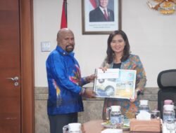 Bupati Jayapura Presentasikan Pengembangan Pariwisata dan Festival Danau Sentani di Hadapan Wakil Menteri Pariwisata RI